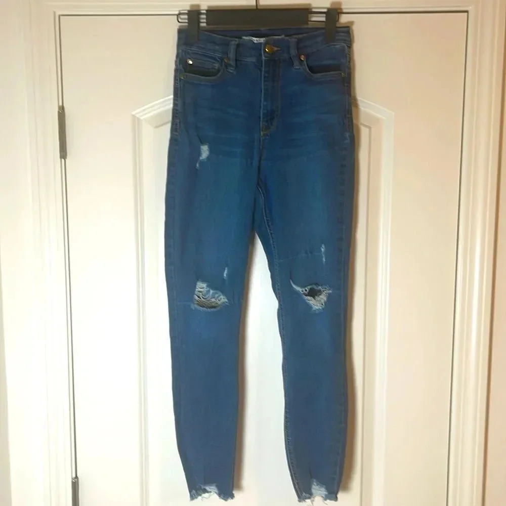 Celebrity Pink The Spice Distressed Medium Dark Wash Jeans - Size 3/26